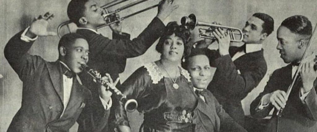 Mamie Smith & Her Jazz Hounds