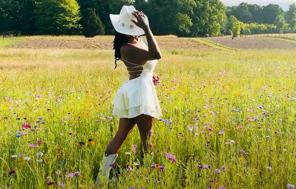 Khia: The Queen of Raunchy Rhymes 1 Discover Khia's Rise to Fame: From 'My Neck, My Back' to Rap Icon
